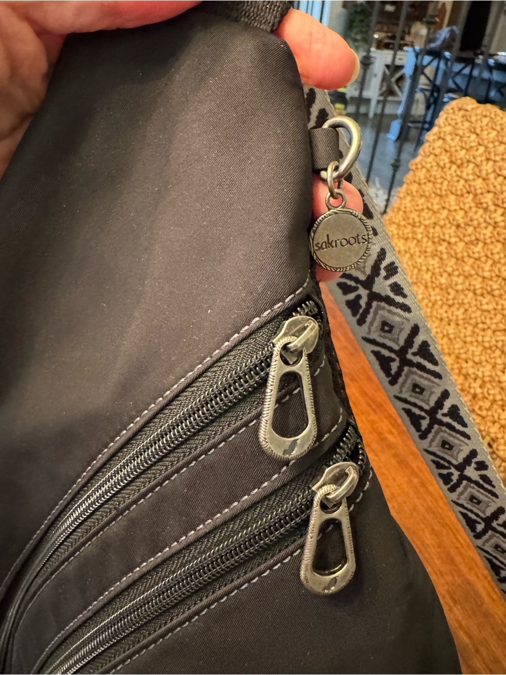 Sakroots On The Go Sling Backpack Eco Twill Black Adjustable Sling Strap - Picture 4 of 11